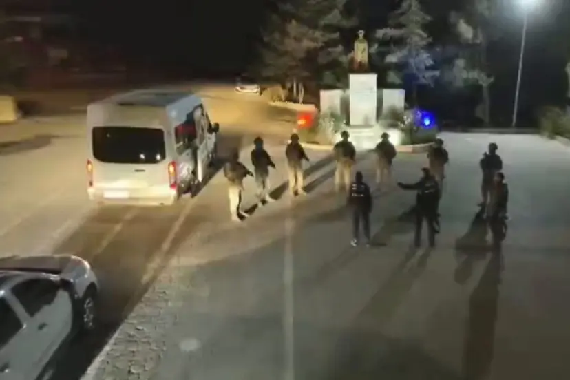 Jandarmadan 22 ilde DEAŞ'a 92 gözaltı