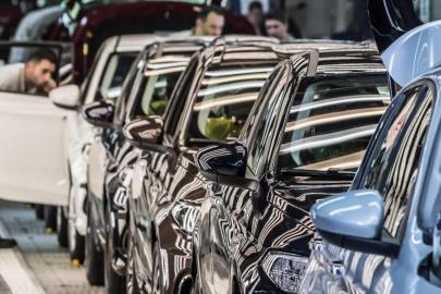 Kasımda 3,8 milyar dolarla en fazla ihracat otomotivde