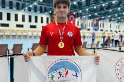Kayseri Büyükşehir sporcusu Kutay Tek'in şampiyonluk gururu