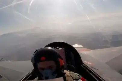 KIZILELMA havacılıkta yeni bir sayfa açtı: Selçuk Bayraktar tarihi anları böyle takip etti