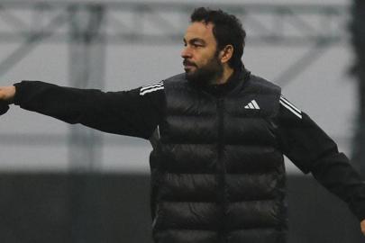 Kocaelispor'da Selçuk İnan'dan transfer yasağı açıklaması: Şu an 1 oyuncu transfer edebiliyoruz