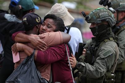 Kolombiya polis karakolu saldırısının ardından askeri varlığını artırdı