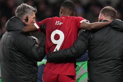 Liverpool kahroldu! Alexander Isak'ın bacağı kırıldı...