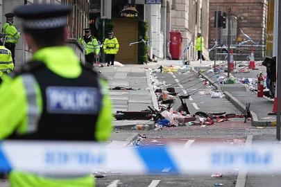 Liverpool'da kalabalığın arasına araçla dalan şüpheliye 21 yıl hapis