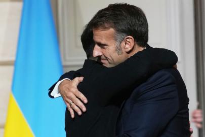 Macron: Ukrayna, toprak tartışmalarında tek egemen ülke