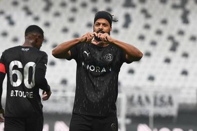 Manisa FK'da Diony takımı ayakta tuttu