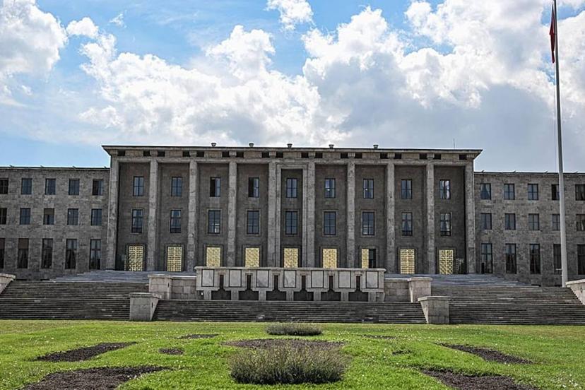 Meclis'te çocuk istismarı soruşturması: Bir kişi tutuklu, dört kişi daha gözaltına alındı