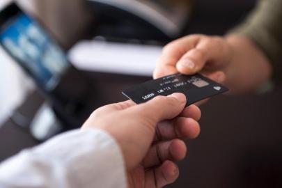 Merkez Bankası kredi kartı faiz oranlarını düşürdü