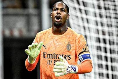Mike Maignan 8 milyon euro maaş mı istiyor? Milan'dan açıklama