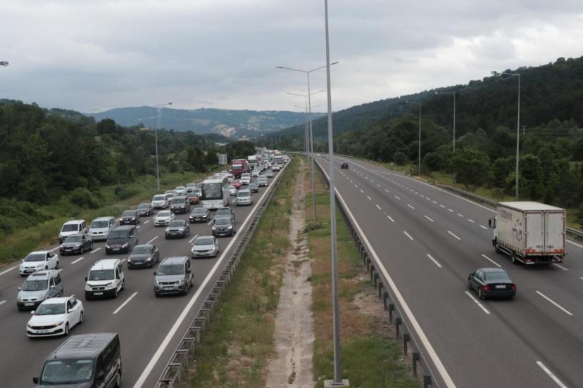 Motorlu taşıtlar 2024te 383 milyar kilometre yol yaptı