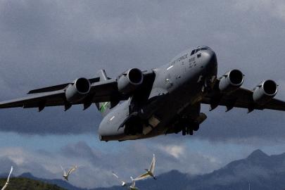 NYT: ABD Karayipler'e en az 16 uçak dolusu birlik taşıdı