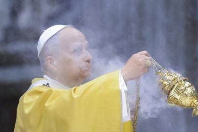 Papa 14. Leo, Vatikan'da ilk kez Noel ayini yönetti