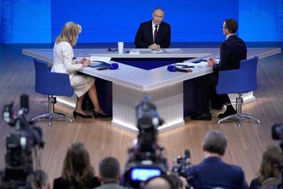 Putin: Cephe hattının tamamında ilerliyoruz