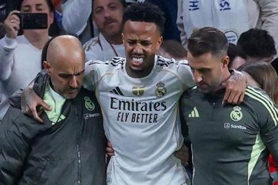 Real Madrid'e bir darbe daha: Eder Militao 4 ay sakat...