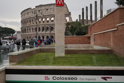 Roma, Kolezyum yakınındaki antik kalıntıları sergileyen iki yeni Metro C istasyonu açtı