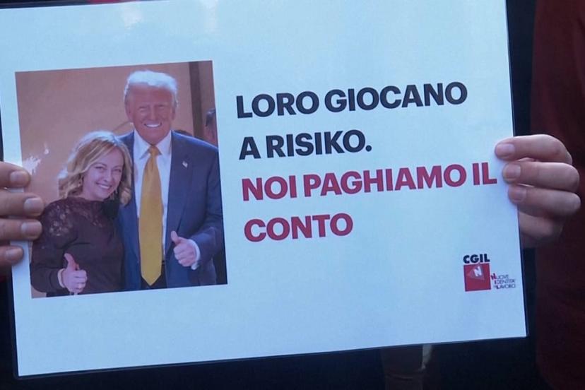 Roma'da İtalya'nın 2026 bütçe planlarına karşı ulusal greve yüzlerce kişi katıldı