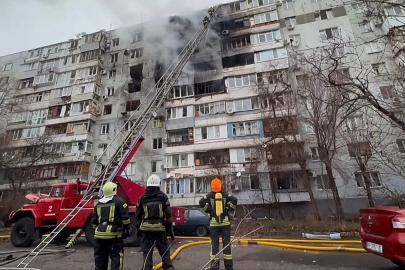 Rus İHA saldırısında Zaporijya’da bir apartman vuruldu: 3 yaralı