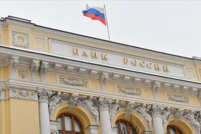 Rusya Merkez Bankası politika faizini 50 baz puan düşürdü