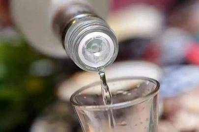 Sahte içki operasyonları: İzmir'de beş kişi tutuklandı