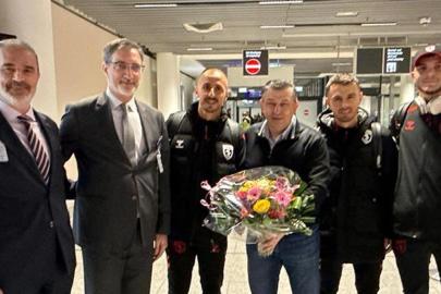 Samsunspor'a Almanya'da çiçekli karşılama