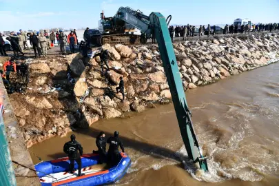 Şanlıurfa'da araç sulama kanalına düştü: 3 ölü, 1 kayıp!