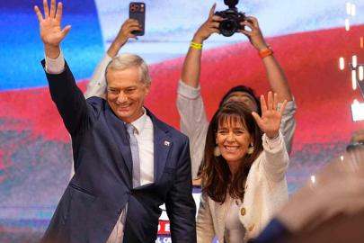 Şili'de aşırı sağcı Kast'tan ezici zafer