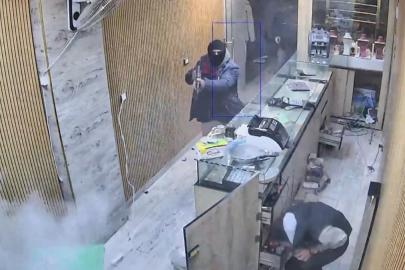 Suriye'de silahlı kuyumcu soygunu: 2 kardeş hayatını kaybetti