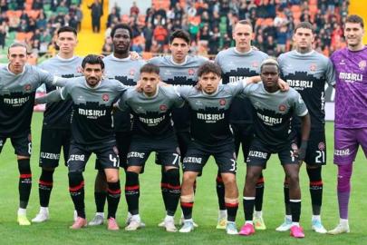 Teknik ekip görevi bıraktı! Süper Lig ekibi resmen açıkladı