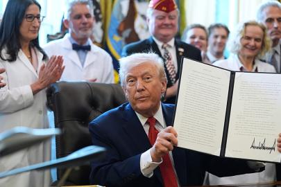 Trump keneviri 1. sınıf tehlikeli uyuşturucudan 3. sınıfa indirdi