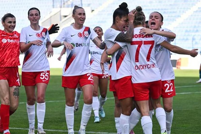 Turkcell Kadın Futbol Süper Ligi'nde kritik mücadele: Fomget-Fenerbahçe