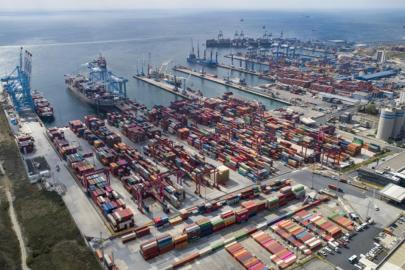 Türkiye komşularına 11 ayda 25,3 milyar dolarlık ihracat yaptı