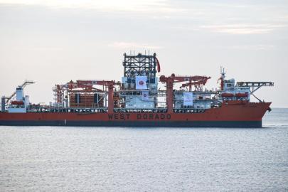 Türkiye'nin 6. derin deniz sondaj gemisi Mersin'e ulaştı