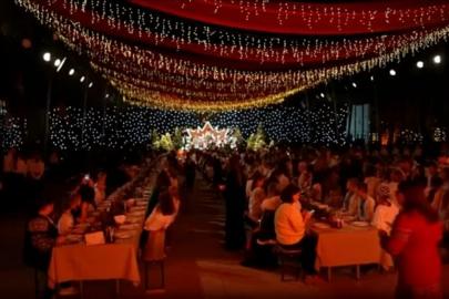 Ukraynalı aileler Kiev'de yerinden edilen çocuklara Noel yemeği verdi