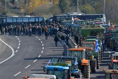 Yunanistan’da çiftçi eylemleri: Otoyollar traktörlerle kapandı