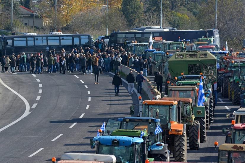 Yunanistan’da çiftçi eylemleri: Otoyollar traktörlerle kapandı