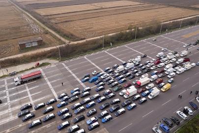 Yunanistan'da çiftçiler bu kez sınır kapılarında yolları kapattı