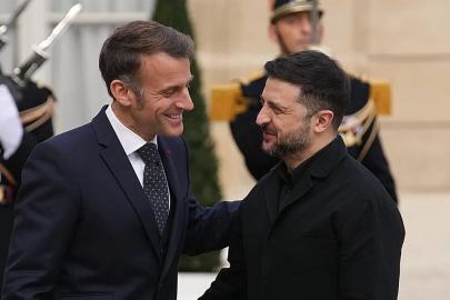 Zelenskiy, ABD öncülüğündeki barış görüşmeleri sürerken Paris’te Macron ile görüştü