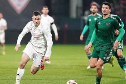 Zirvedeki kapışmada gol sesi çıkmadı... Pendikspor - Esenler Erokspor maç sonucu 0-0