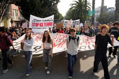 ABD kentlerinde ICE karşıtı grevde binler yürüdü