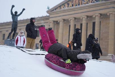 ABD'de kış fırtınası yamaçları kızak pistine çevirdi