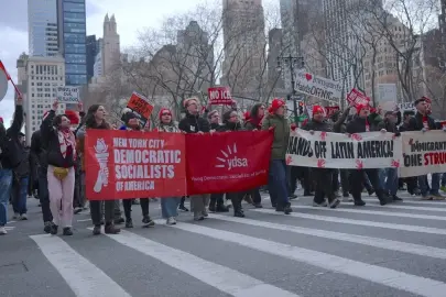 ABD'nin New York kentinde binler, Renee Good'un vurulmasını protesto etti