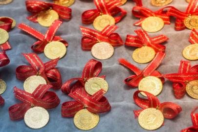 Altın haftaya rekorla başladı: Gram 6.499 TL