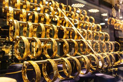 Altındaki dik yükselişin nedenleri ne? yatırımcıların tutumu nasıl olmalı?