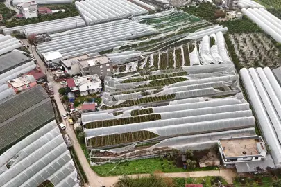 Antalya Büyükşehir Belediyesi afetin izlerini silmek için sahada