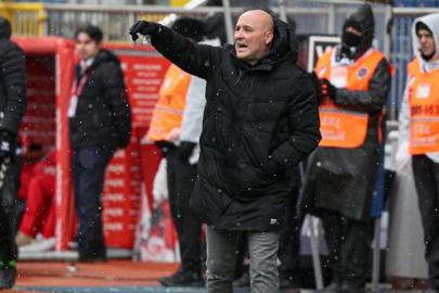 Antalyaspor Teknik Direktörü Sami Uğurlu ligde kalacaklarını düşünüyor