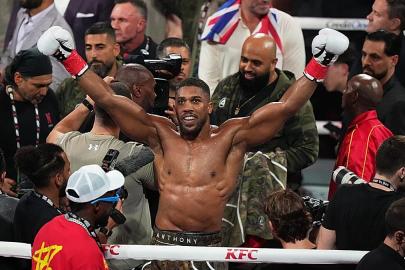 Anthony Joshua ölümcül kazanın ardından taburcu edildi: Bir süre Nijerya'da kalacak