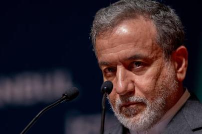 Arakçi’den Zelensky’ye: Dünya, bu şaşkın palyaçolardan bıktı