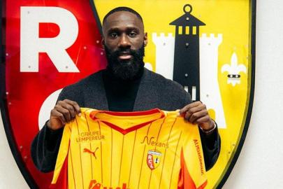 Arthur Masuaku Sarı-Kırmızılılar'a imzayı attı