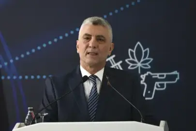 Bakan Bolat duyurdu: 8 milyon 400 bin ihracat ve ithalat konteyneri gümrüklerimizden geçti