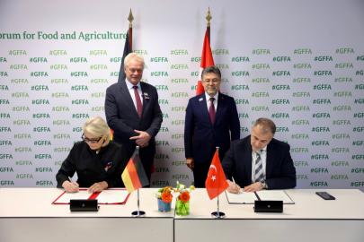 Bakan Yumaklı: Almanya ile kooperatifçilik alanında Ortak Niyet Beyanı imzaladık